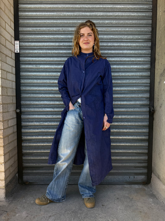 INDIGO OVERDYED SURGEONS SMOCK.