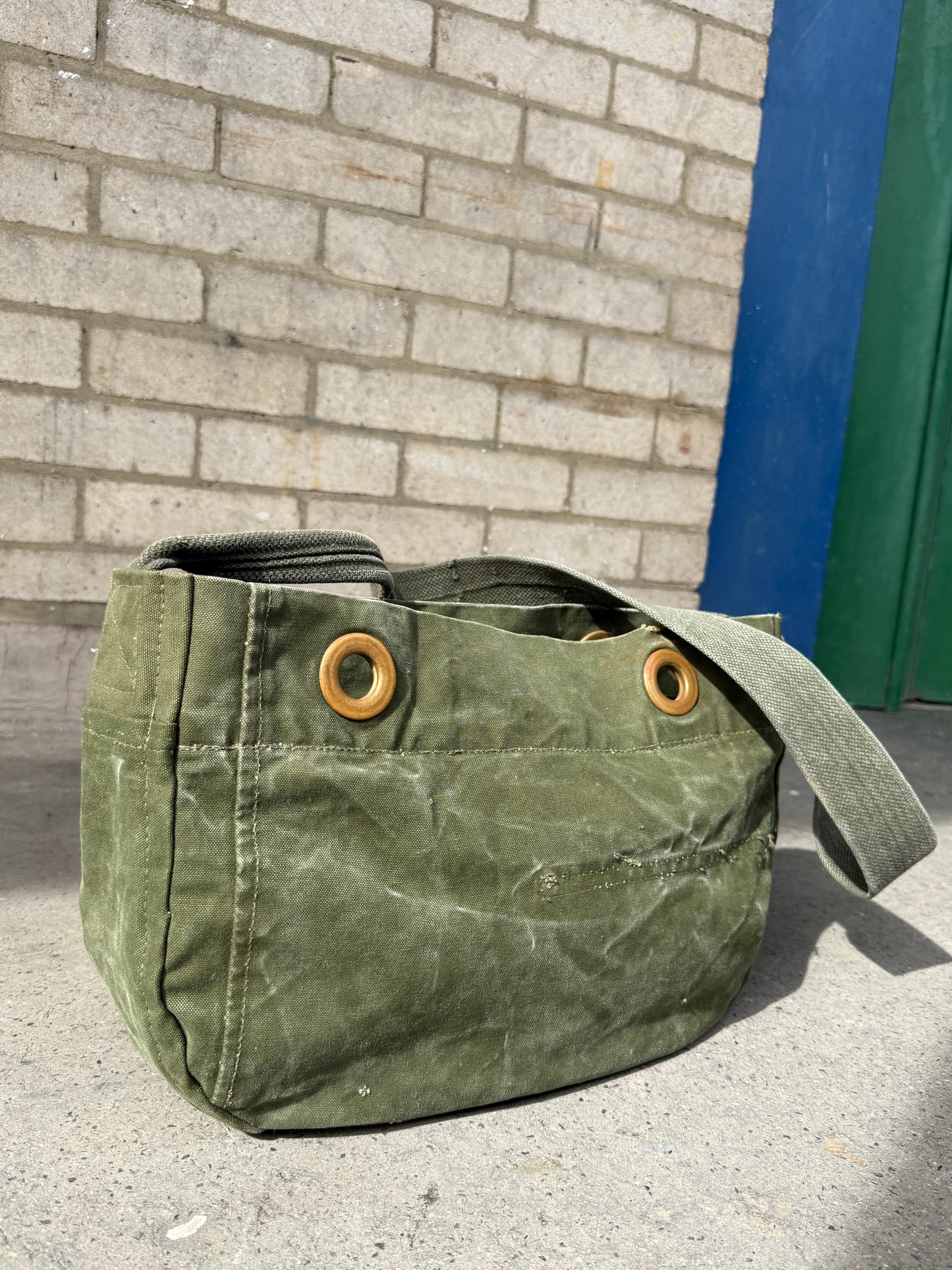 NEWSBOY MESSNGER. 05.