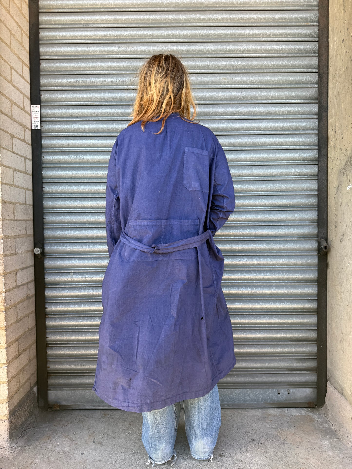 INDIGO OVERDYED SURGEONS SMOCK.