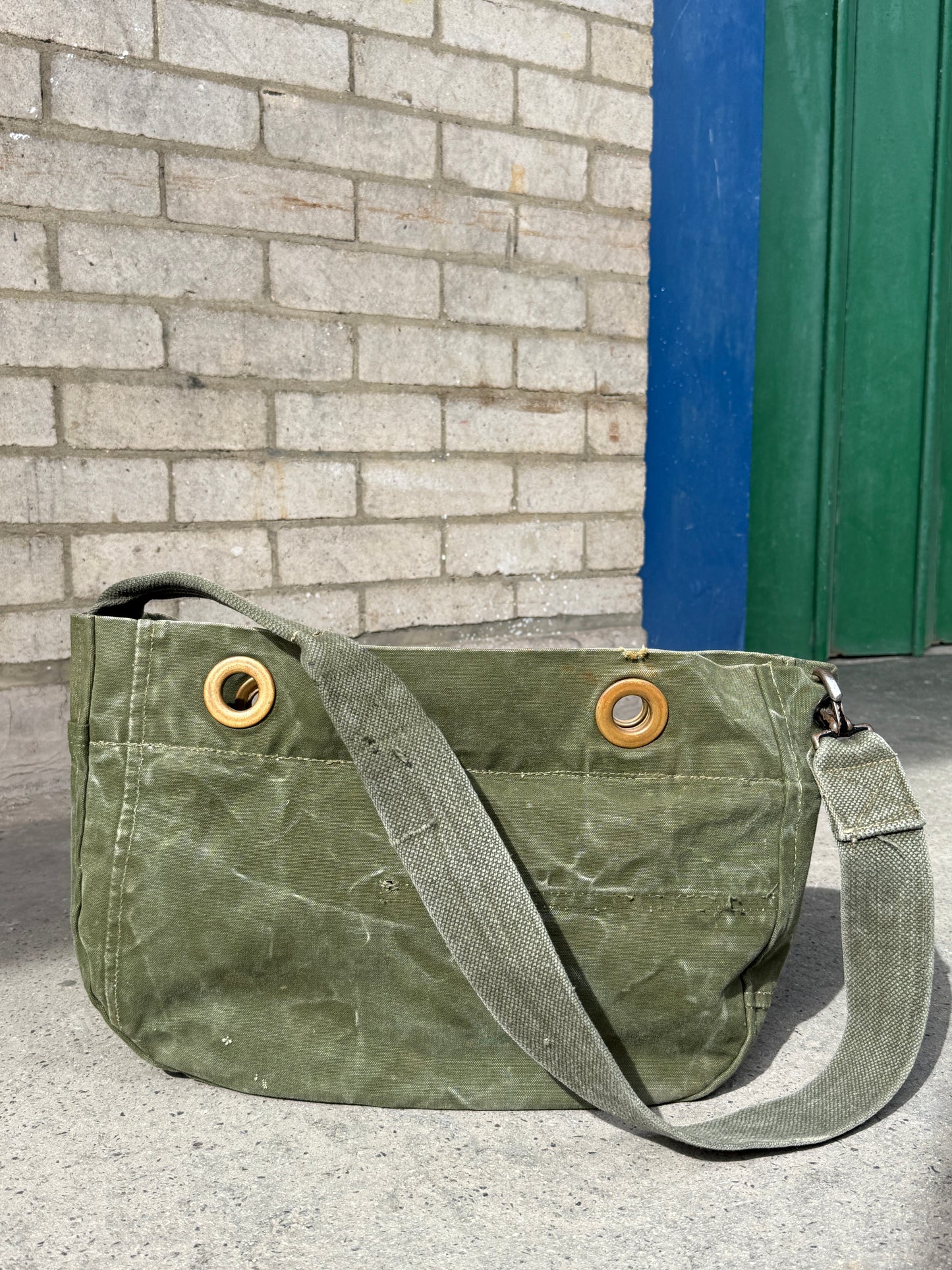 NEWSBOY MESSNGER. 05.