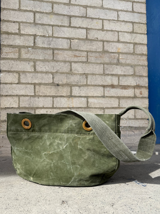 NEWSBOY MESSNGER. 05.