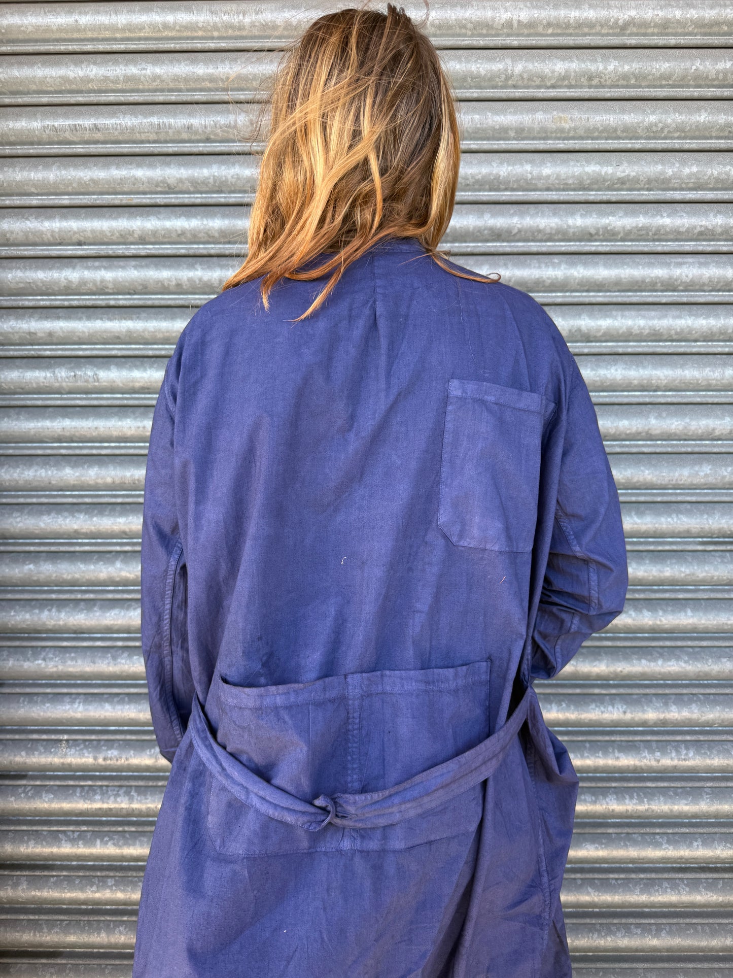 INDIGO OVERDYED SURGEONS SMOCK.
