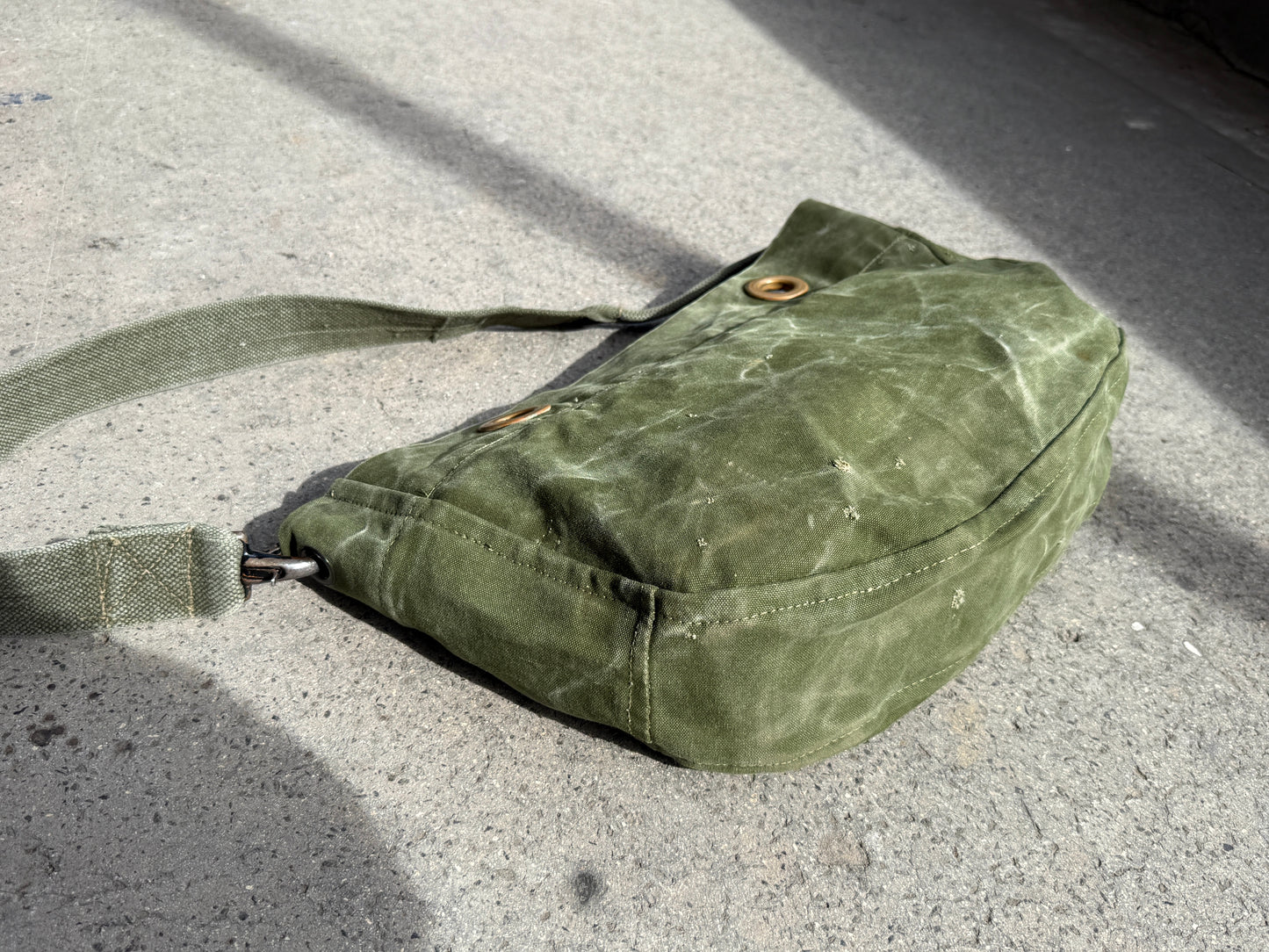 NEWSBOY MESSNGER. 05.