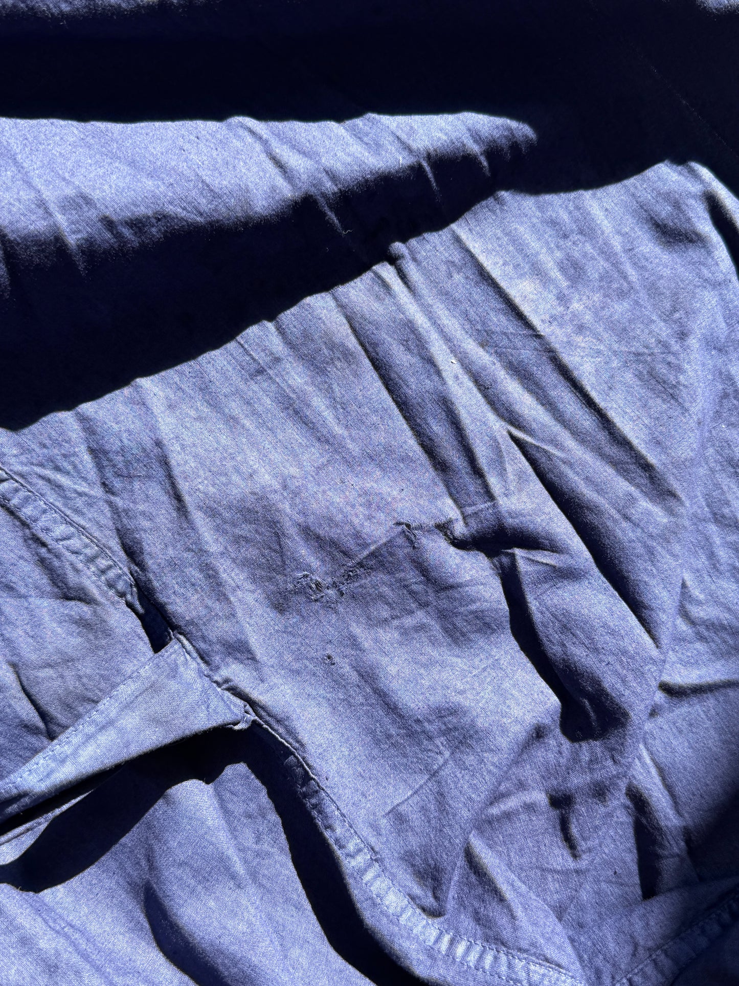 INDIGO OVERDYED SURGEONS SMOCK.