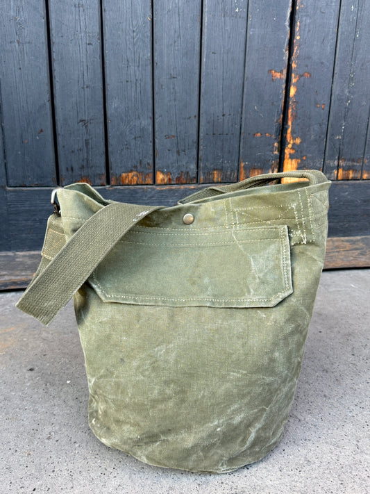 22 BUCKET BAG 03.