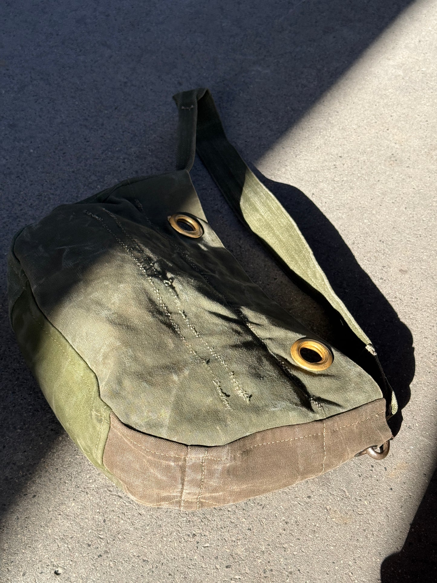 ZIP MINI NEWSBOY MESSENGER. 05.
