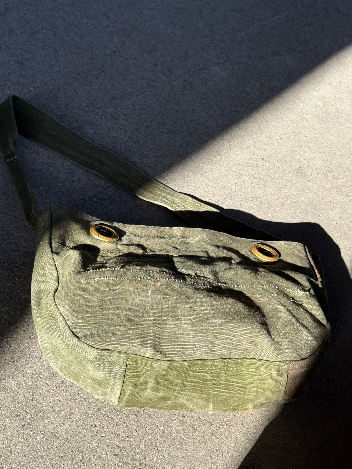 ZIP MINI NEWSBOY MESSENGER. 05.