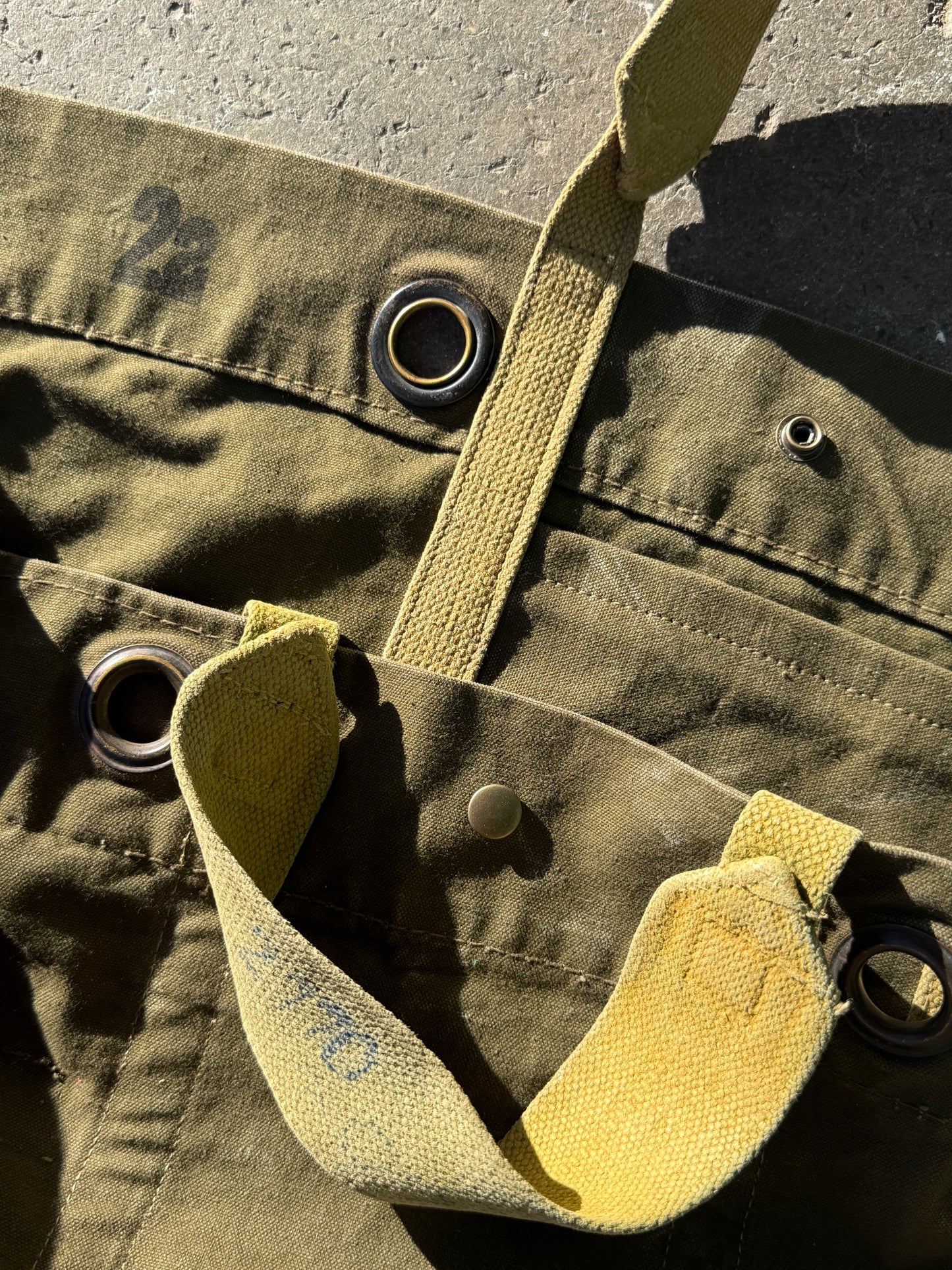 22 XL WEEKENDER BAG 02.